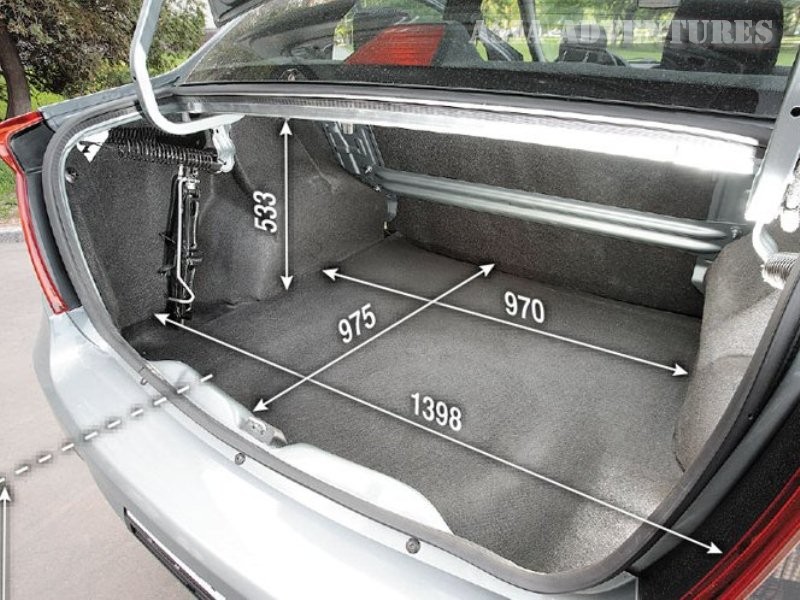 Chevrolet Kobalt car, 3 seats, a/c, audio, seat belts Chevrolet Kobalt car, 3 seats, a/c, audio, seat belts