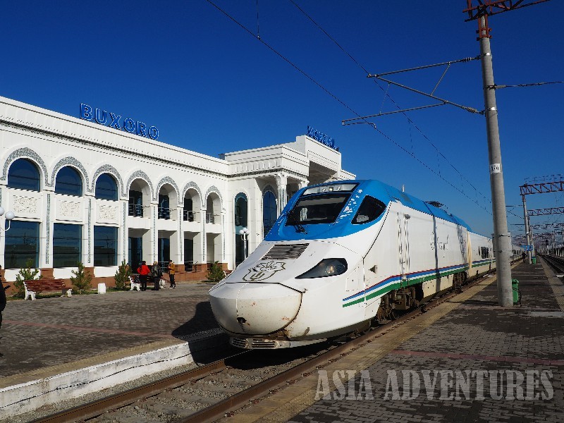 Поезд Афросиаб вокзал Бухара