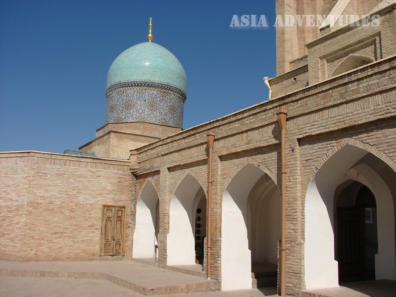 Khast-Imam, a cultic architectural ensemble