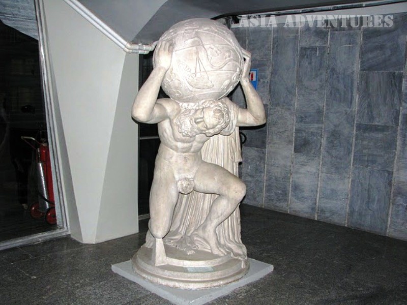 скульптура в резиденции князя Романова