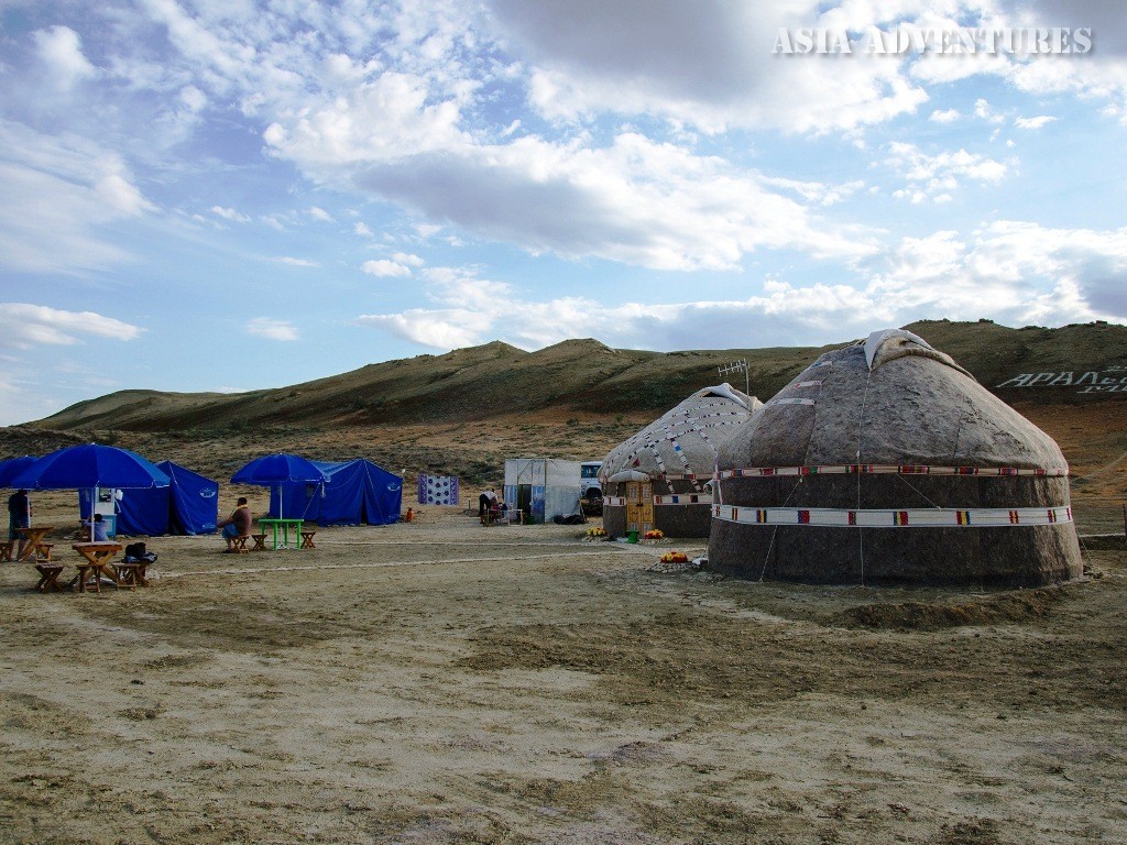 Yurt camp Aral