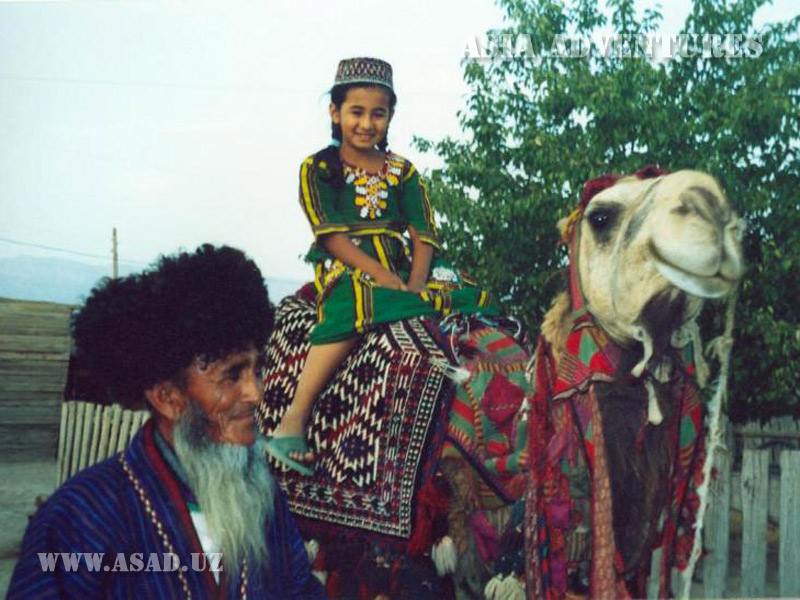 На ахалтекинцах в пустыне Каракум