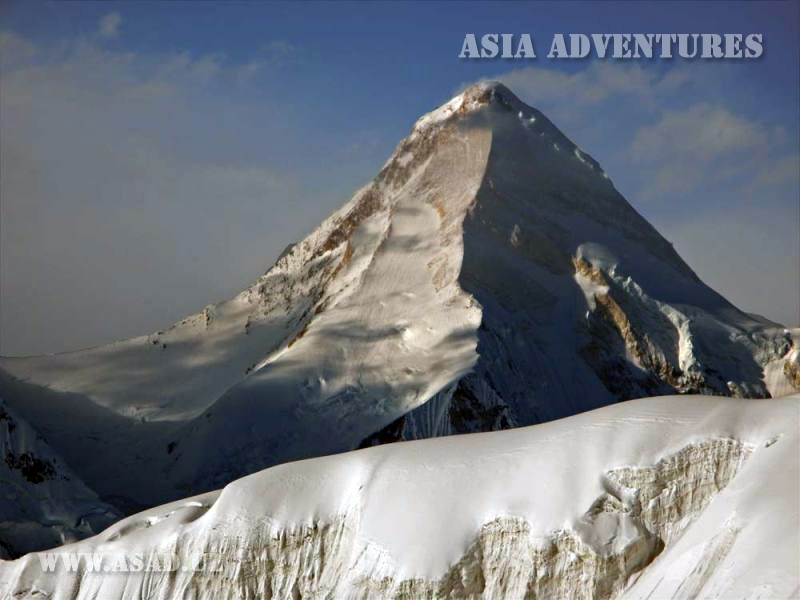 Khan-Tengri Peak (7010m), Tien-Shan