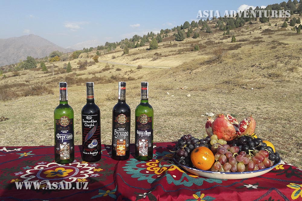 Uzbekistan. Wine, fruits and sun. 