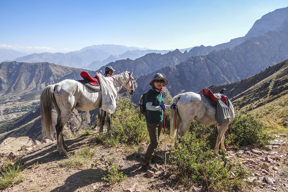 На лошадях к таинственному плато Пулатхан. Конный тур в Узбекистан