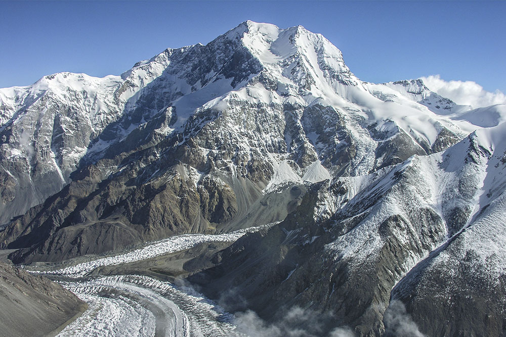 Korjenevskaya Peak (7105m), Pamir