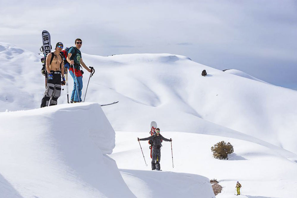 Ски-туры, бэккантри, фрирайд в Узбекистане. Горнолыжные туры и отдых в Узбекистане. Горные лыжи в Узбекистане