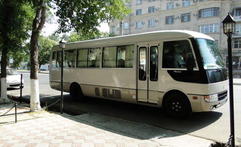 Mini-bus Mitsubishi Rosa