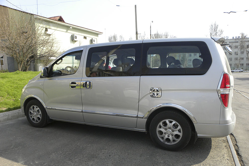 Touristischer Minibus HYUNDAI H1